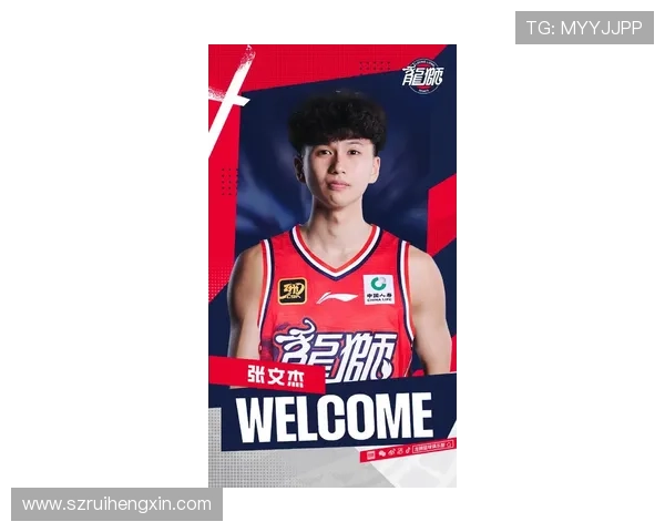快船晒伦纳德与张文杰合影祝广州龙狮新赛季好运连连 快船晒伦纳德与张文杰合影祝广州龙狮新赛季好运连连